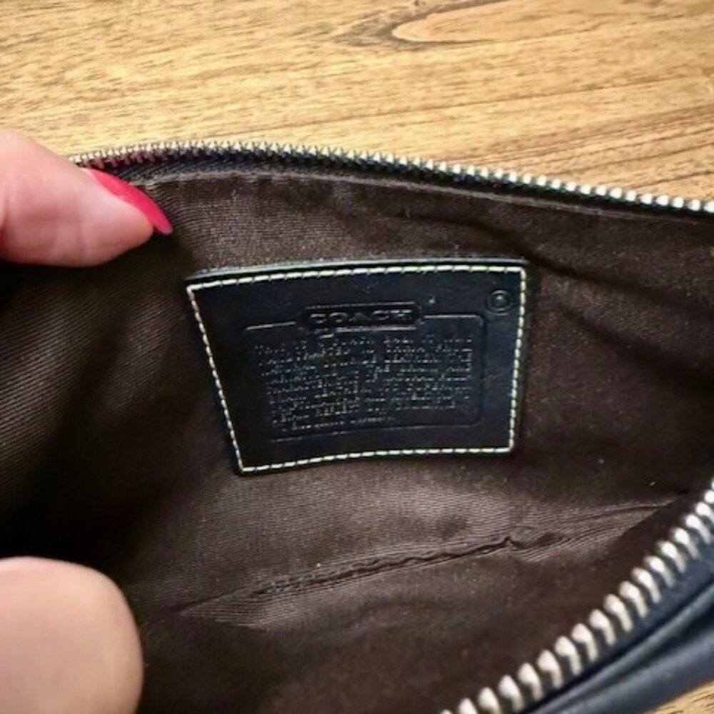 COACH "SOHO" Vintage Leather Wristlet - Picture 7 of 14